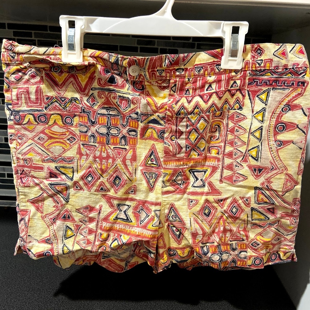woman's Hawaiian shorts